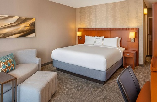 Laguna Hills Hotel | Breath of Fresh Air! Pet-Friendly w/Pool Near Big Air Trampoline Park