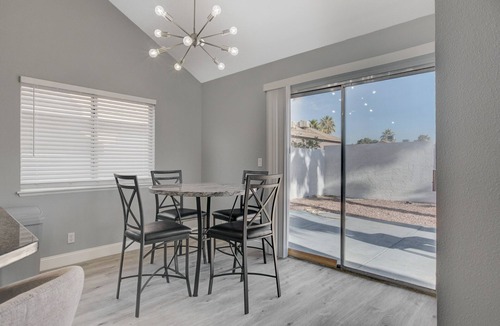 Paradise Valley House | Breathtaking 3 Br/2.5 Bath estate ONLY 1 Exit from the Las Vegas Strip &Airport