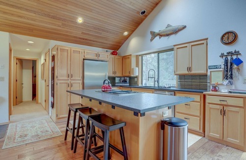 Sunriver Cottage | Breathtaking Cottage with Barbecue in Sunriver, Oregon