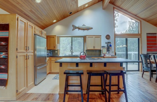 Sunriver Cottage | Breathtaking Cottage with Barbecue in Sunriver, Oregon