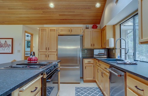 Sunriver Cottage | Breathtaking Cottage with Barbecue in Sunriver, Oregon