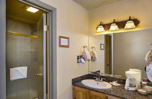 South Lake Tahoe House | Breathtaking Lake Views in Scenic Tahoe! Balcony + Gas Fire Pit | Outdoor Pool