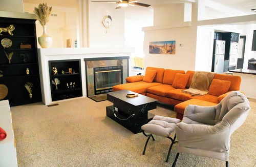 Ramona House | Breathtaking Mountain Retreat Home with great trails & amenities - Sleeps 13!