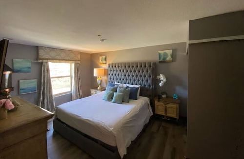 Mount Charleston Hotel | Bridal Suite at The Retreat on Charleston Peak – Minutes from the Trails