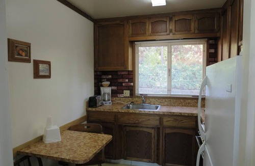 Redding Hotel | Bridge Bay Lodge at Shasta Lake