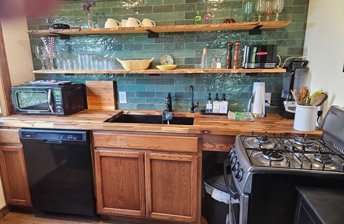 Prescott Apartment | Bridge View Charming 1-bedroom apartment with WiFi and AC in tranquil Prescott