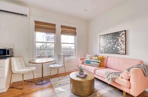 Uptown Apartment | Bright 1BR - Walk to Coffee, Food & Shopping
