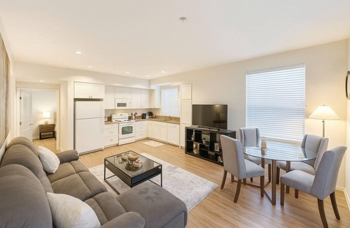 Irvine Apartment | Bright 2-bedroom apartment with AC in Spectrum Irvine