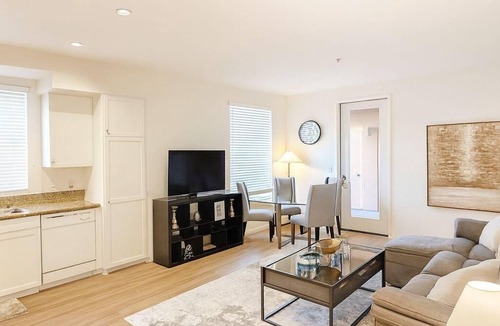 Irvine Apartment | Bright 2-bedroom apartment with AC in Spectrum Irvine