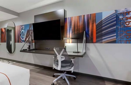 Riverside Hotel | Bright 2-Queen Room Near Tempe Marketplace | Modern Touches Steps from ASU
