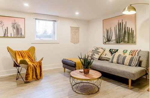 University Park Apartment | Bright and Beautiful One Bedroom Apartment