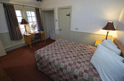 Grand Canyon Village Hotel | Bright Angel Lodge - Inside the Park