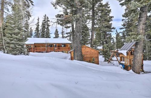 Meadow View Heights House | Bright & Cozy Duck Creek Cabin w/Grill & Fire Pit