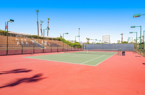 Cathedral City Condo | Bright Dog Friendly condo with inviting patio, washer/dryer on a Golf Course