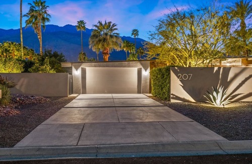 Palm Springs House | Bright, Dog Friendly, Bungalow with Ozone Pool, Firepit and Mountain Views!