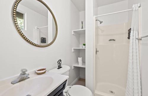 Monterey Park House | Bright Monterey Park Private Suite Near DTLA