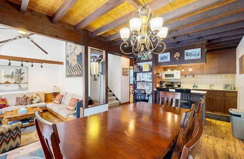 Olympic Valley Condo | Bright Olympic Valley condo with free WiFi, fireplace, and deck