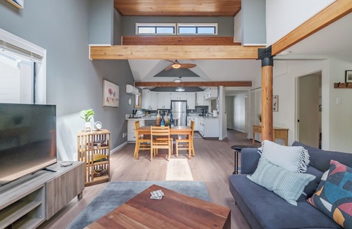 West Salem House | Bright, Open Salem Retreat Near Downtown & Riverfront Park