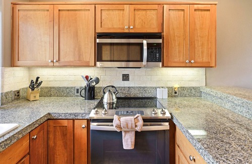Redmond House | Brighter Days - Hot Tub! Fantastic Escape! Resort Amenities!