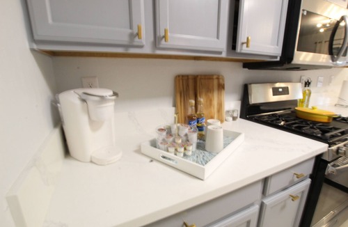 Visalia House | Brookes Guest House: Updated, Bright, Open & Airy