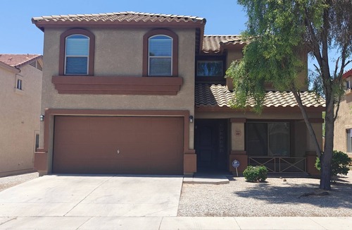Buckeye House | Buckeye 4 bedrooms 2.5 bath browny home near freeway.