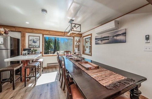 West Village Cabin | Buckeye Bear's Den-AC*-Walking Distance to town