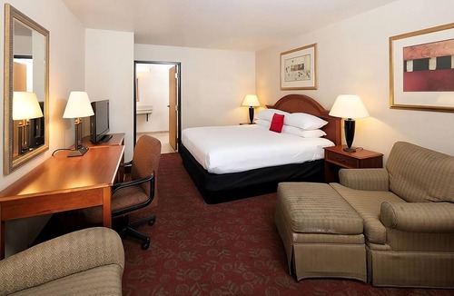 St. George Hotel | Budget-Friendly property! Free Parking, Free Breakfast, Near St George Temple