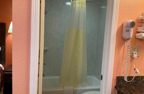 Old Mountain View Hotel | Budget Motel