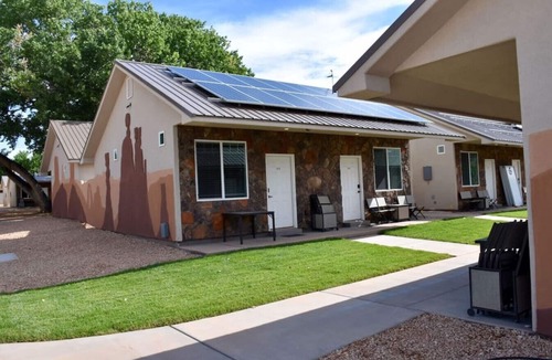 La Verkin Cabin | Bunkhouse 7A With Shady Trees