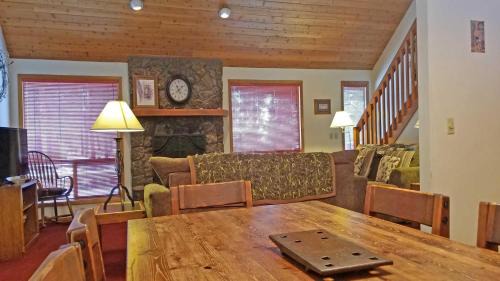 Sunriver House | Butternut 02
