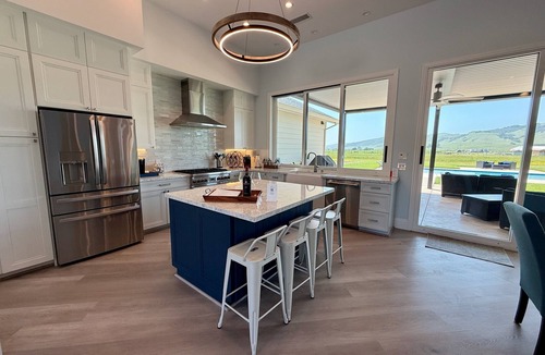 Temelec House | C+C Meadows Farmhouse: Sonoma Wine Country Luxury 5-acre Retreat