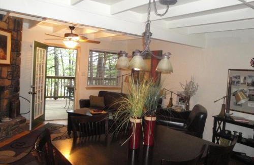 Mount Ida House | C6 - Mountain Harbor Forest View Lodge cottage
