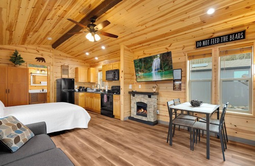 Summerhaven Cabin | Cabin 1, Pet Friendly Cabin at Mt. Lemmon Hotel - Heart of Summerhaven, Arizona!
