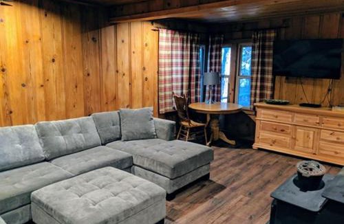 Strawberry House | Cabin #7