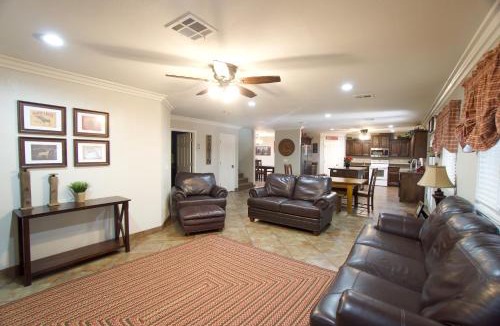 Pinetop-Lakeside House | Cabin for Big Families & Groups!