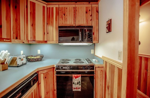 Salt Lake Mountain Resorts House | Cabin on Edge of Forever by Cottonwood Lodging