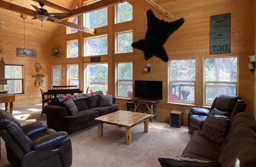 Posey Cabin | Cabin with guest cottage on the creek