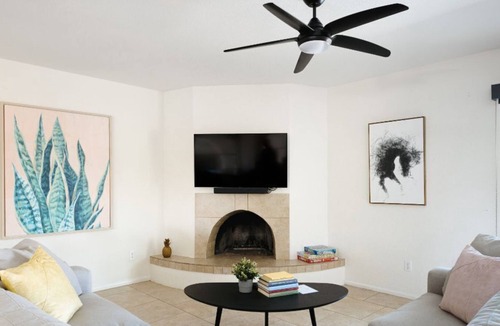 Raskin Estates House | Cactus Breeze in Scottsdale Quarter w/ 4 Beds & Pool