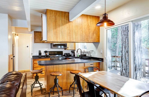 Cold Springs Cottage | California Cabin Rental - Hike, Ski, Boat!