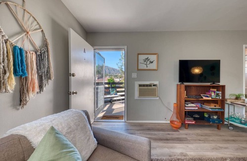 Monrovia Apartment | California-Inspired Apt. In Safe & Ideal Location