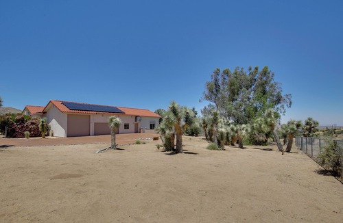 Yucca Valley Apartment | California Vacation Rental With Hot Tub & Patio!