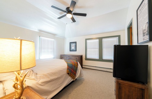Camp Richardson Hotel | Camp Richardson Historic Resort