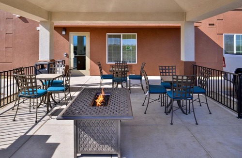 Lodi Hotel | Candlewood Suites - Lodi by IHG
