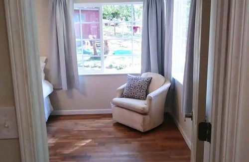 Canyonville Cottage | Canyonville Cottage - Charming 2 Bed/2 Bath
