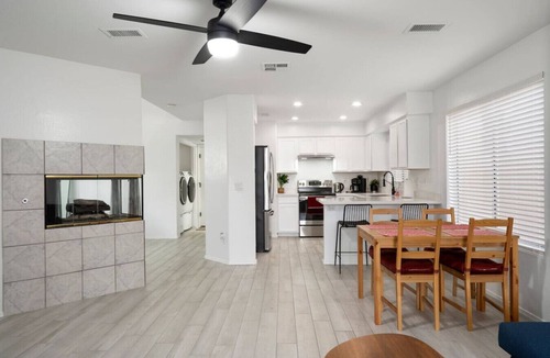 Palm Valley House | Carlos - Desert Flower · City Escape in Goodyear w/Pool | 3BR & 2BA