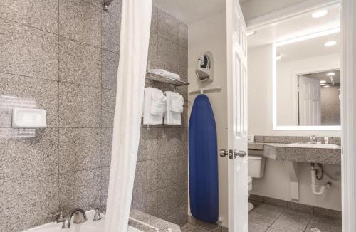 Munras Avenue Hotel | Carmel Hill Lodge