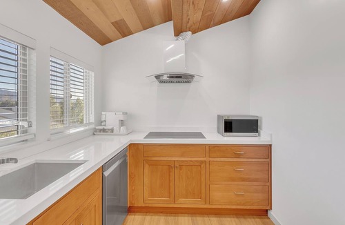 Northeast Carmel Apartment | Carmel in the Clouds Penthouse