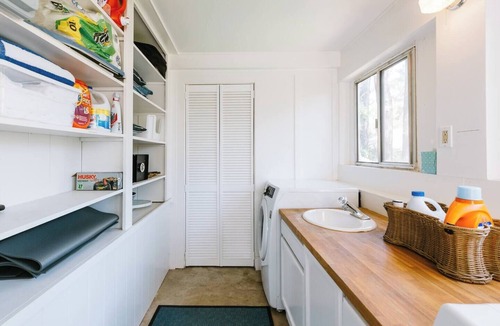 Golden Rectangle House | Carmel’s HIGHEST RATED and Most ROMANTIC Getaway - Walk to Beach and Town