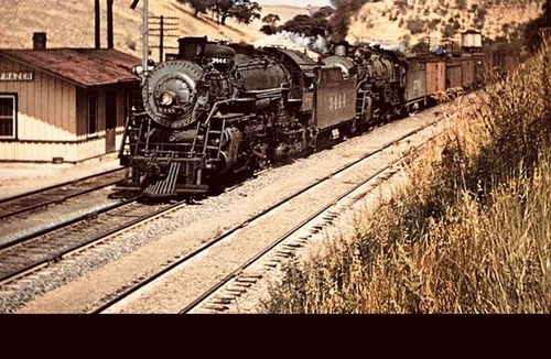 Martinez House | Carquinez straight Caboose train bungalow 1920’s historic stay