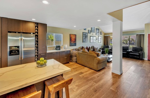 Peacock House | Casa Blackhawk family friendly huge open floor plan for your beach town getaway